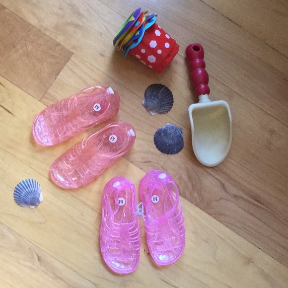 Other - 🎉HP🎉🏖NWOT 2 pairs jelly shoes in size 7/8